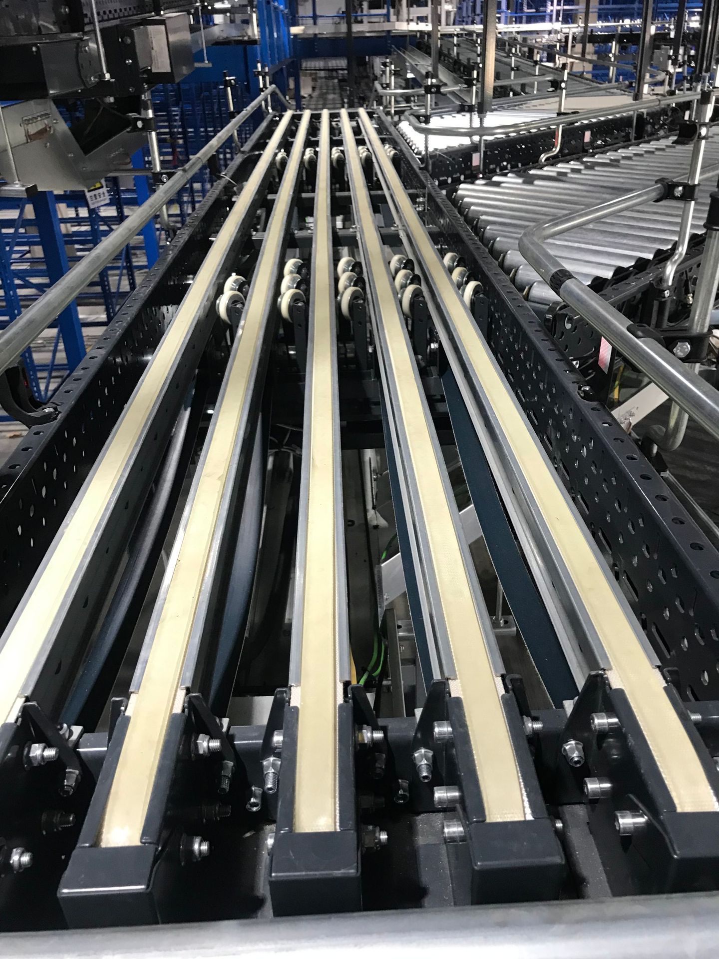 西格林SIEGLING 物流分揀輸送機(jī)E 15/2 UO/V5+F19X8U65導(dǎo)條輸送帶(圖5)