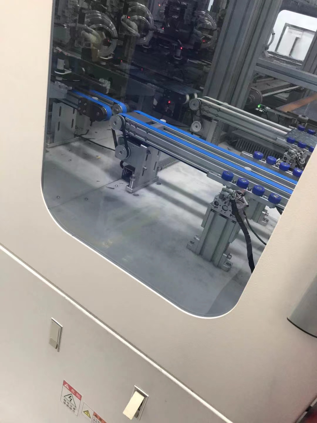 太陽能光伏產(chǎn)線左右上下料機高效輸送(圖4)