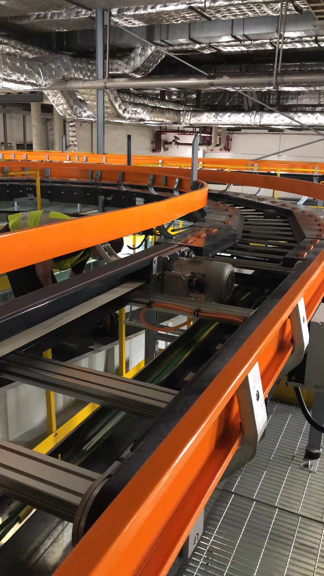 大型機場行李輸送分揀線建設(圖1)